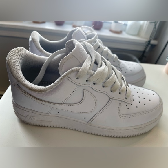 Air Forces - Picture 3 of 6